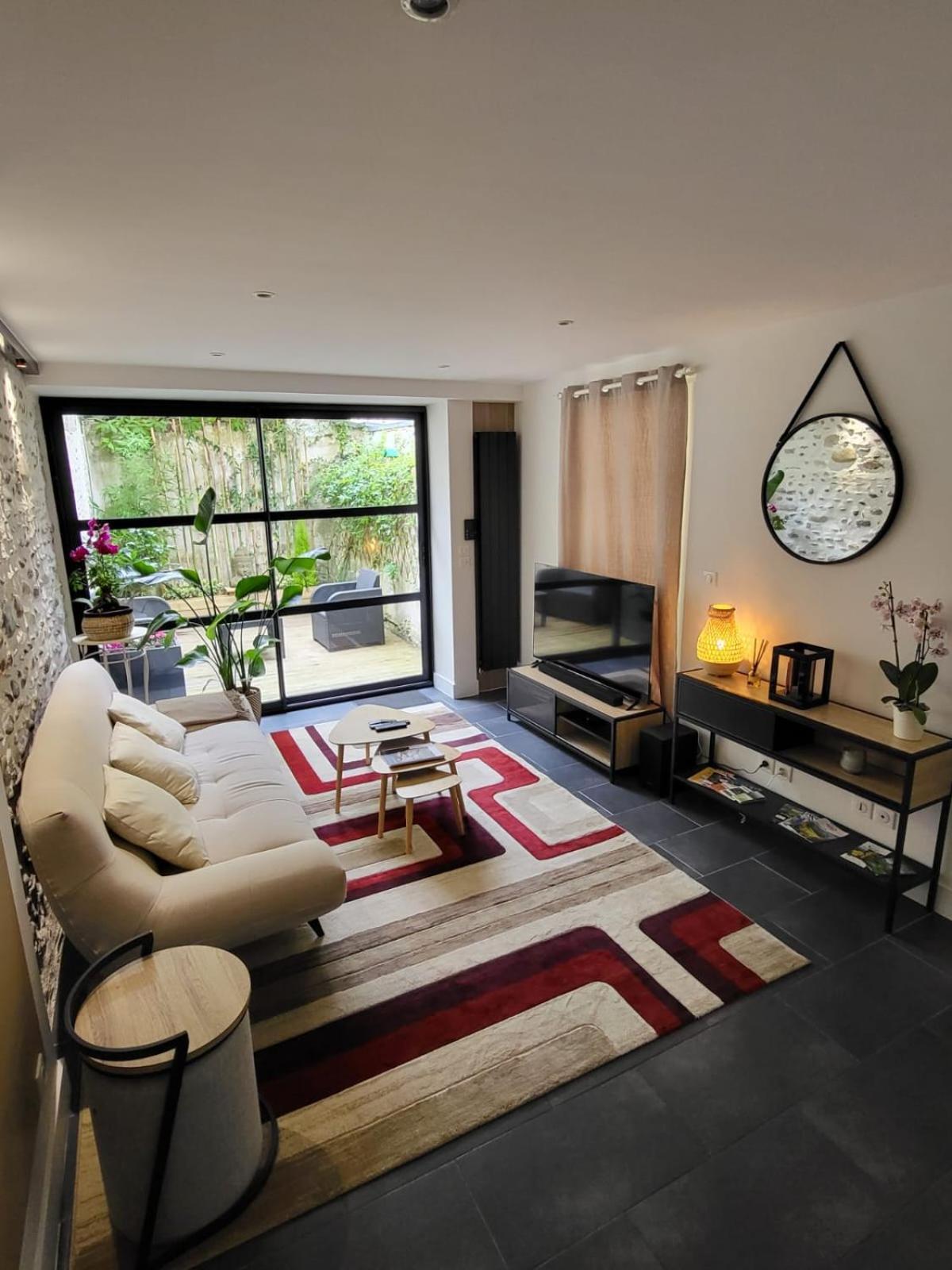 Le Patio - Appartement Calme - Hyper Centre Pau Exterior photo
